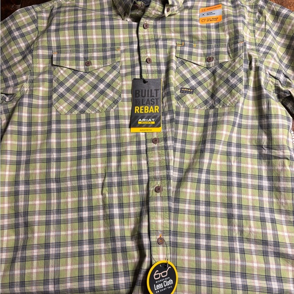 Ariat Men's Casual Green Plaid Button Down Shirt - Picture 1 of 3